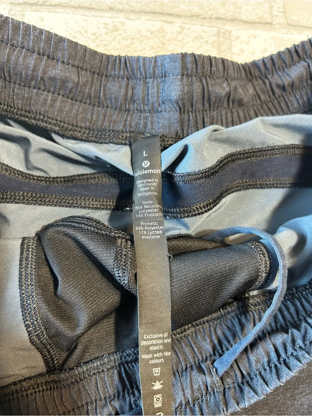 lululemon athletica Men's Athletic Shorts in Blue Heather size Larhe